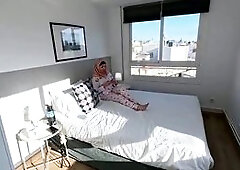 Muslim Wife Aaliyah Yasin Cheats on Her Husband in Hijab POV Video