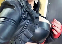 I AM YOUR GODDESS COVERED IN LEATHER