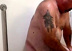 Luvbennude Strips and Showers
