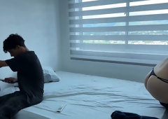 Que Puede Pasar Si Una Madrastra Comparte Una Habitacion De Hotel Con Su Hijastro?