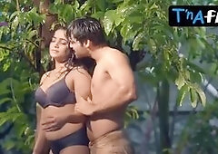 Gurmeet Kaur Lesbian,  Bikini Scene  in Akalmand Junglee