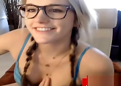 Hot Nerdy Babe Rubs Her Pussy On Webcam