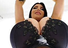 Romis Melons Prove Milf Desirability Top of the Line